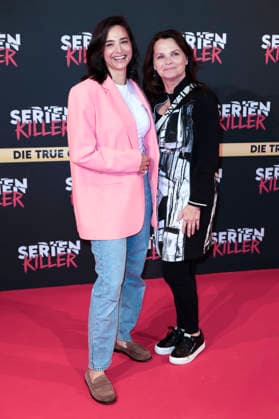 Amira Aly with her mother Mirjam Svetnik at the premiere of Serial Killer The True Crime Exhibition at Oskar Jäger Straße 99 Cologne, 07 05 2026 Foto:xR.xSchmiegeltx xFuturexImagex serienkiller_6550
