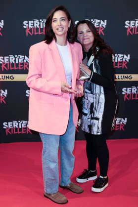 Amira Aly with her mother Mirjam Svetnik at the premiere of Serial Killer The True Crime Exhibition at Oskar Jäger Straße 99 Cologne, 07 05 2026 Foto:xR.xSchmiegeltx xFuturexImagex serienkiller_6552