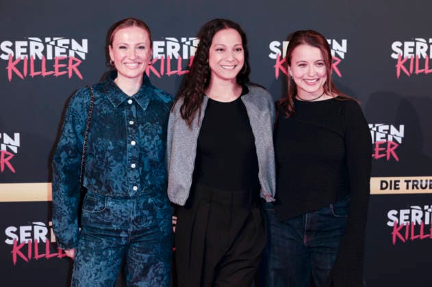 Ania Niedieck, Shaolyn Fernandez and Julia Wiedemann at the premiere of Serienkiller Die True Crime exhibition at Oskar Jäger Straße 99 Cologne, 07 05 2026 Foto:xR.xSchmiegeltx xFuturexImagex serienkiller_6557