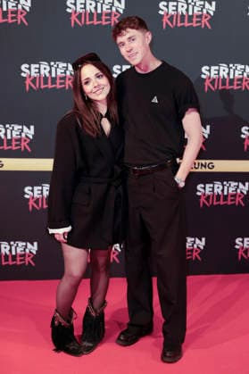 Robin Schick and company at the premiere of Serienkiller Die True Crime exhibition at Oskar Jäger Straße 99 Cologne, 07 05 2026 Foto:xR.xSchmiegeltx xFuturexImagex serienkiller_6579