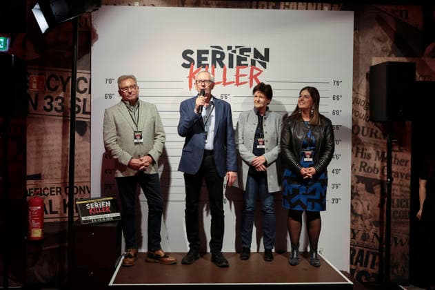 Carsten Schütte, guest, Monika Bodmann and Sarah Stockhausen at the premiere of Serienkiller Die True Crime exhibition at Oskar Jäger Straße 99 Cologne, 07 05 2026 Foto:xR.xSchmiegeltx xFuturexImagex serienkiller_6595