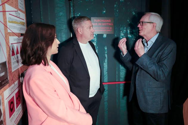 Amira Aly, Joachim Llambi and guest at the premiere of Serienkiller Die True Crime exhibition at Oskar Jäger Straße 99 Cologne, 07 05 2026 Foto:xR.xSchmiegeltx xFuturexImagex serienkiller_6619