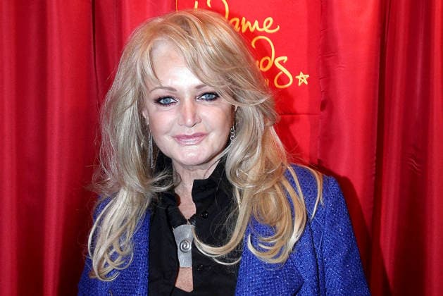 Bonnie Tyler beim Madame Tussauds iFototermin in Berlin Sorge um Bonnie Tyler - nach ihrer Notopeartion liegt die 74jaehrige Saengerin im kuenstlichen Koma *** Bonnie Tyler at Madame Tussauds photo session in Berlin Concern for Bonnie Tyler after her emergency operation, the 74-year-old singer is in an induced coma 