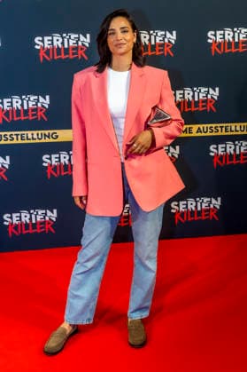 ABB SERIENKILLER Amira Aly presenter at the opening of the True Crime exhibition Serien Killer on 07 05 2026 in Cologne Ehrenfeld NRW Germany