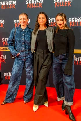 ABB SERIENKILLER Ania Niedieck Shaolyn Fernandez Julia Wiedemann Actresses as guests at the opening of the True Crime exhibition Serien Killer on 07 05 2026 in Cologne Ehrenfeld NRW Germany