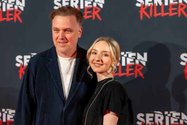 ABB SERIAL KILLER Burkhard Benecken author star lawyer with partner at the opening of the True Crime exhibition Serial Killer on 07 05 2026 in Cologne Ehrenfeld NRW Germany