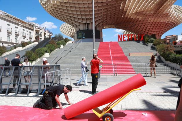 Seville prepares for the global premiere of Berlin and the Arminian Lady Final preparations for the celebration in Seville of the global premiere of Berlin and the Arminian Lady On May 8, 2026 in Seville Andalusia, Spain The global premiere of the second season of the spin off of La casa de papel , entitled Berlín y la dama del armino , which takes place this Friday and Saturday, will host several outstanding events Among them, the concert of Rosalía with the Real Orquesta Sinfónica de Sevilla this Saturday 08 MAY 2026 Rocí Sevilla Andalucia, Spain Sevilla Andalucia, Spain Spain Spain  Copyright: xRocioxRuzx 7508371