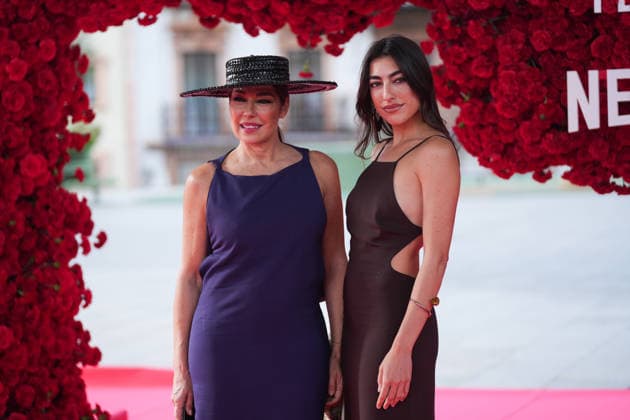 Global Premiere of Berlin and Netflixs La Dama del Armino Model Raquel Revuelta and her daughter Claudia pose on the red carpet at the Global Premiere of Berlin and Netflixs La Dama del Armino A 08 May 2026, in Seville Andalusia, Spain The global premiere of the second season of the spin off of La casa de papel , titled Berlín y la dama del armino , which takes place this Friday and Saturday, will host several outstanding events in Seville 08 MAY 2026 María José Ló Sevilla Andalucia, Espana Sevilla Andalucia, Espana Espana Spain.  Copyright: xMariaxJosÃ xLopezx 7508963