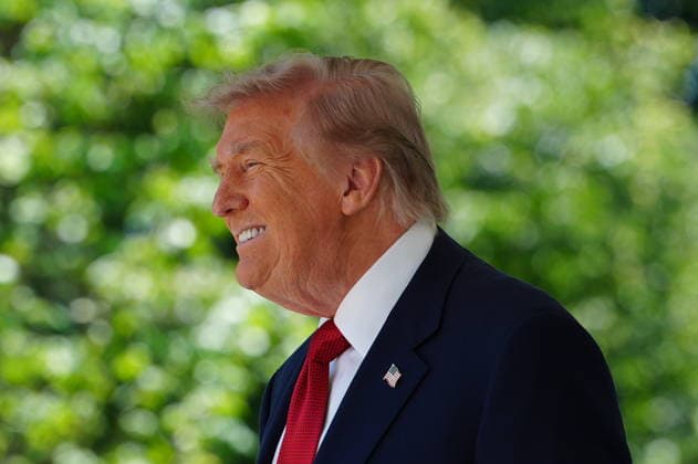 May 8, 2026, Washington, District Of Columbia, USA: United States President Donald J Trump makes remarks at an event he is hosting for a group including Gold Star Mothers and Angel Mothers to honor Mother™s Day 2026, in the Rose Garden of the White House in Washington, DC, USA, on Friday, May 8, 2026 Washington USA  - ZUMAs152 20260508_faa_s152_006 Copyright: xAaronxSchwartzx-xPoolxviaxCNPx