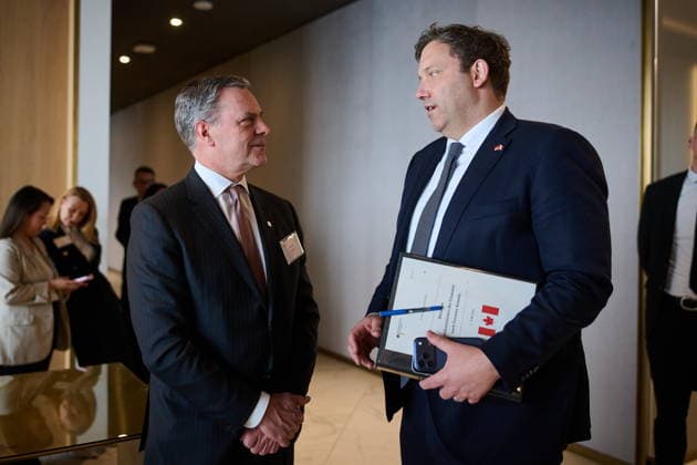 May 8, 2026, Toronto, On, Canada: CIBC president and CEO Harry Culham, left, greets German Vice-Chancellor and Federal Minister of Finance Lars Klingbeil before a CIBC roundtable with the German-Canadian Chamber of Industry and Commerce in Toronto, on Friday, May 8, 2026. Toronto Canada  - ZUMAc35_ 20260508_zaf_c35_098 Copyright: xSammyxKoganx