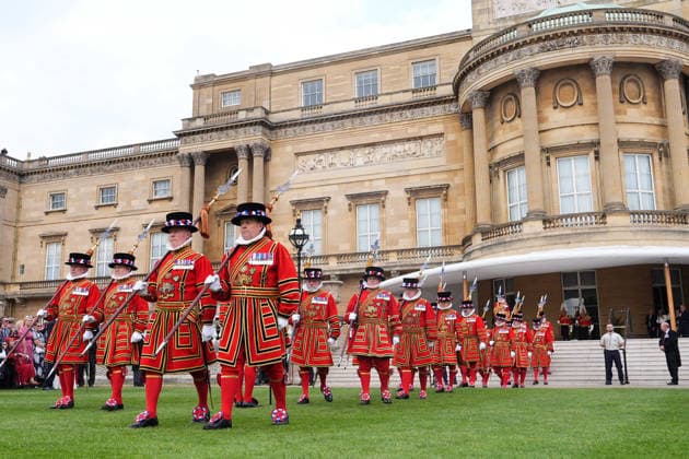 Royal Garden Party at Buckingham Palace Yeoman Warders march during a Royal Garden Party at Buckingham Palace, London, to celebrate frontline workers from across the United Kingdom and recognise the dedication and contribution of those who serve their communities through volunteering, supporting charitable causes and working for emergency services. Picture date: Friday May 8, 2026., Credit:Aaron Chown PA ROTA - B68 Avalon UK, London  Copyright: xAaronxChownx xPAxROTAx-xB68x xAvalonx 1097414230