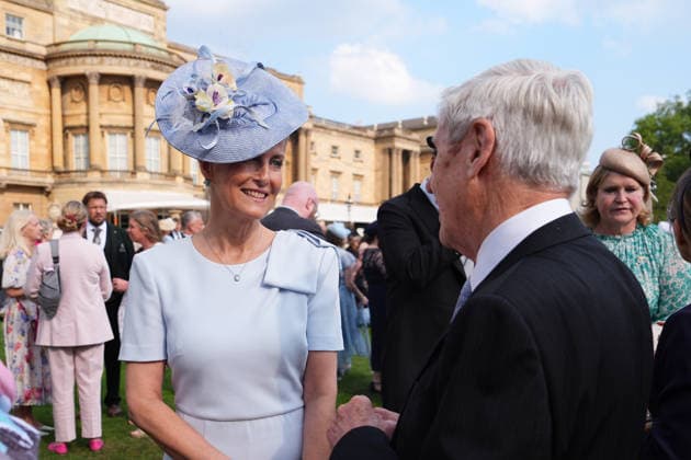 Royal Garden Party at Buckingham Palace The Duchess of Edinburgh meets guests during a Royal Garden Party at Buckingham Palace, London, to celebrate frontline workers from across the United Kingdom and recognise the dedication and contribution of those who serve their communities through volunteering, supporting charitable causes and working for emergency services. Picture date: Friday May 8, 2026., Credit:Aaron Chown PA ROTA - B68 Avalon UK, London  Copyright: xAaronxChownx xPAxROTAx-xB68x xAvalonx 1097409822