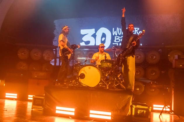 The band Sportfreunde Stiller with Peter Brugger, Florian Weber and Rüdiger Linhof during their concert at Haus Auensee in Leipzig on May 8, 2026 The recordings were made as part of the current 30 wonderful years tour 2026 of the Munich indie rock band Sportfreunde Stiller 2026
