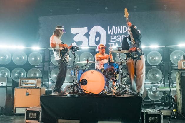 The band Sportfreunde Stiller with Peter Brugger, Florian Weber and Rüdiger Linhof during their concert at Haus Auensee in Leipzig on May 8, 2026 The recordings were made as part of the current 30 wonderful years tour 2026 of the Munich indie rock band Sportfreunde Stiller 2026