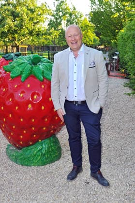 VIP event in the strawberry park Peter Zens on the occasion of the VIP event in the strawberry park on 08 05 2026 at the adventure farm Gertrudenhof in Hürth 20260508MWI119997