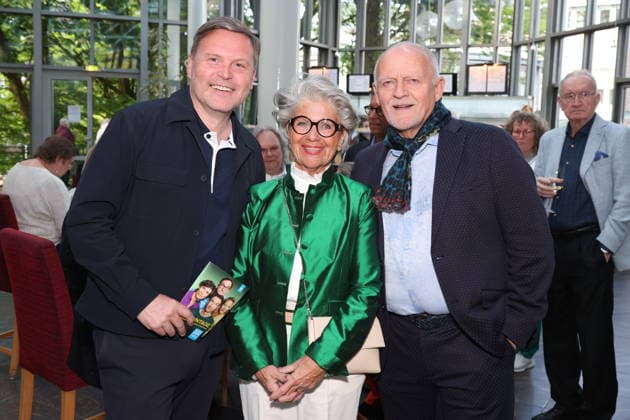 Hubert Neubacher, Hannelore Lay and Norbert Wiwianka, premiere celebration of the comedy 53 Sundays with prominent guests at the Winterhuder Fährhaus comedy theater, Hamburg 8 5 2026