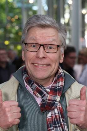 Presenter Thorsten Laussch, premiere celebration of the comedy 53 Sundays with prominent guests at the Komödie Winterhuder Fährhaus, Hamburg 8 5 2026
