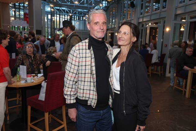 Actress Catrin Striebeck with husband Jonas Landerschier, premiere party of the comedy 53 Sundays with prominent guests at the Komödie Winterhuder Fährhaus, Hamburg 8 5 2026