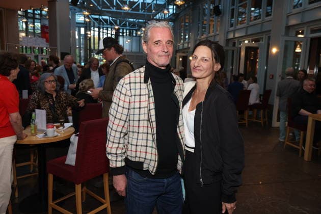 Actress Catrin Striebeck with husband Jonas Landerschier, premiere party of the comedy 53 Sundays with prominent guests at the Komödie Winterhuder Fährhaus, Hamburg 8 5 2026