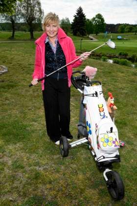 ABB PROMIGOLF Nana Kuckuck as a guest on the green at the first Charity Promi AM Golfrunier zu gunstemn von Kinderwohl Berlin und Geka e V at the Golf und Country Club am Motzener See in Mittenwalde Brandenburg am 09 05 2026 Brandenburg Germany