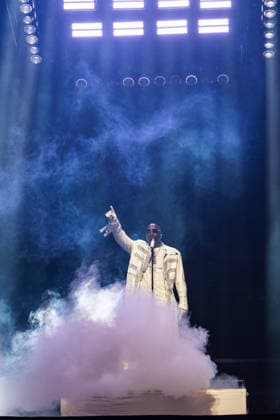 May 8, 2026, London, United Kingdom: Aliaune Damala Bouga Time Puru Nacka Lu Lu Lu Badara Akon Thiam, known as Akon seen performing on stage live in concert at O2 Arena in London London United Kingdom - ZUMAs197 20260508_aaa_s197_428 Copyright: xBonniexBritainx