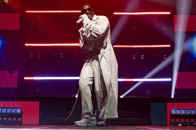 May 8, 2026, London, United Kingdom: Aliaune Damala Bouga Time Puru Nacka Lu Lu Lu Badara Akon Thiam, known as Akon seen performing on stage live in concert at O2 Arena in London London United Kingdom - ZUMAs197 20260508_aaa_s197_437 Copyright: xBonniexBritainx