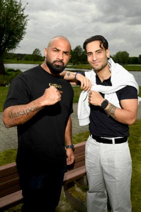 ABB PROMIGOLF Cyeus and Timur Uelker as guests at the first Charity Promi AM Golfrunier zu gunstemn von Kinderwohl Berlin und Geka e V at the Golf und Country Club am Motzener See in Mittenwalde Brandenburg on 09 05 2026 Brandenburg Germany