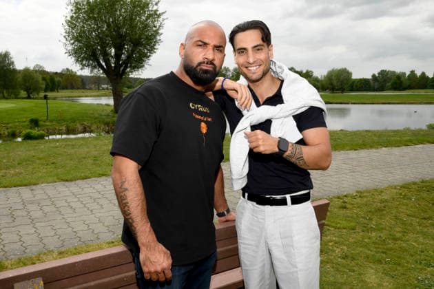 ABB PROMIGOLF Cyeus and Timur Uelker as guests at the first Charity Promi AM Golfrunier zu gunstemn von Kinderwohl Berlin und Geka e V at the Golf und Country Club am Motzener See in Mittenwalde Brandenburg on 09 05 2026 Brandenburg Germany