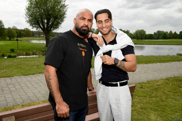 ABB PROMIGOLF Cyeus and Timur Uelker as guests at the first Charity Promi AM Golfrunier zu gunstemn von Kinderwohl Berlin und Geka e V at the Golf und Country Club am Motzener See in Mittenwalde Brandenburg on 09 05 2026 Brandenburg Germany