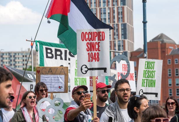 News Bilder des Tages May 9, 2026, Bristol, Bristol, UK: Bristol, UK. A protest takes place in Bristol city centre to mark Nakba Dayan, the annual day of commemoration observed by Palestinians on May 15, marking the mass displacement of Palestinians during the 1948 Arab-Israeli War. Bristol UK  - ZUMAl94_ 20260509_zaf_l94_008 Copyright: xSimonxChapmanx