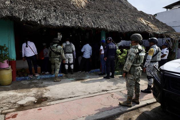 Search for missing migrants in Chiapas CHIAPAS, MEXICO - MAY 09: A brigade of mothers, families, and activists, accompanied by military and police personnel, conduct a search operation for missing migrants in the community of San Jose El Hueyate in Chiapas, Mexico, on May 09, 2026. The operation aims to locate more than 80 people, including children and adults from Cuba, Ecuador, and Central America, who disappeared along the Pacific coast while being trafficked toward the United States. Jose Torres Anadolu Chiapas Mexico. Editorial use only. Please get in touch for any other usage. Copyright: x2026xAnadoluxJosexTorresx