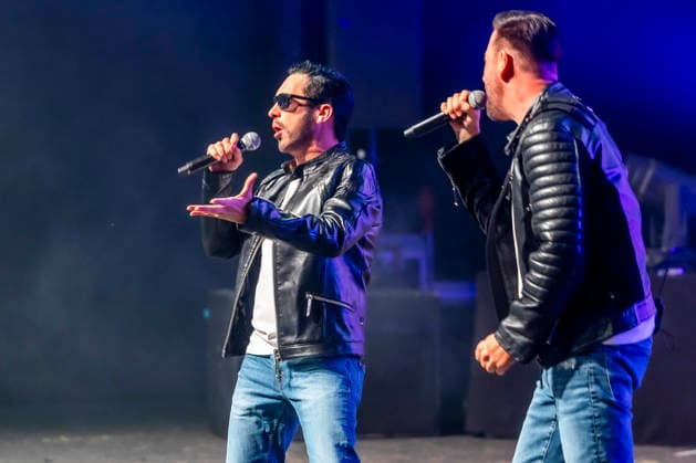 ABB WENDLER Michael Wendler der Schlager Saenger with his double Oliver Pocher as Wendler on stage at the concert Michael Wendler Live 2026 Turbinenhalle 1 on 09 05 2026 in Oberhausen NRW Germany