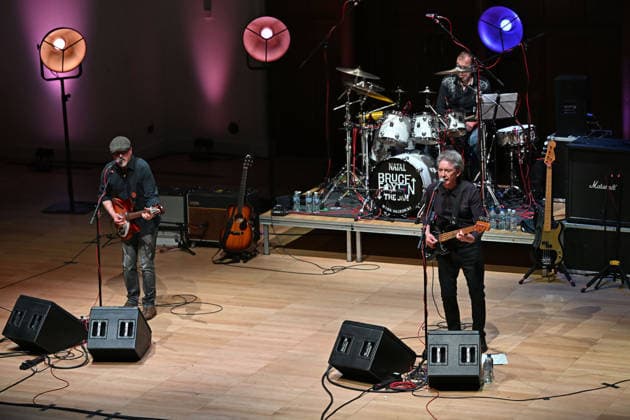 Bruce Foxton performing at Cadogan Hall in London LONDON, ENGLAND - MAY 09: Craig Joiner and Bruce Foxton performing at Cadogan Hall on May 09, 2026 in London, England. CAP MAR MAR Great Britain Copyright: xMartinxHarris CapitalxPicturesx