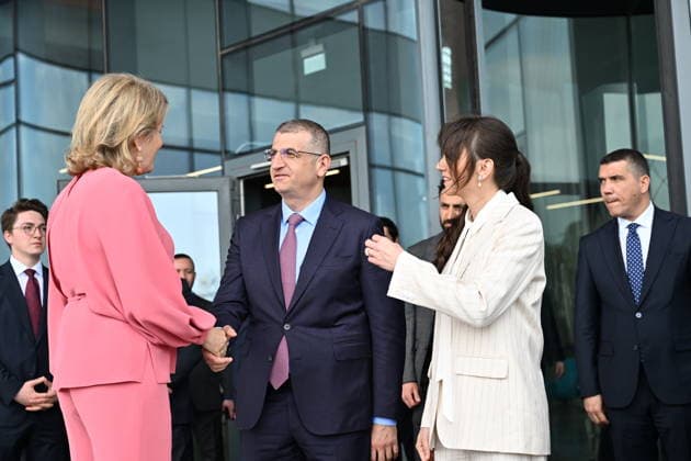 Belgian Queen Mathilde in Istanbul ISTANBUL, TURKIYE - MAY 10: Belgian Queen Mathilde (L) is welcomed by Haluk Bayraktar (C), Chief Executive Officer of Baykar at the Ozdemir Bayraktar National Technology Center as part of an Economic Mission in Istanbul, Turkiye, on May 10, 2026. Elif Ozturk Anadolu Istanbul Turkey. Editorial use only. Please get in touch for any other usage.  Copyright: x2026xAnadoluxElifxOzturkx