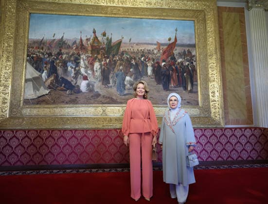 Turkish First Lady hosts Belgian Queen at Dolmabahce Palace ISTANBUL, TURKIYE - MAY 10: (----EDITORIAL USE ONLY - MANDATORY CREDIT - TURKISH PRESIDENCY MUSTAFA KAMACI HANDOUT - NO MARKETING NO ADVERTISING CAMPAIGNS - DISTRIBUTED AS A SERVICE TO CLIENTS----) Turkish First Lady Emine Erdogan (R) welcomes Queen Queen Mathilde (L) at Dolmabahce Palace in Istanbul, Turkiye, on May 10, 2026. Tur Presidency Mustafa Kamaci Handout Anadolu Istanbul Turkey. Editorial use only. Please get in touch for any other usage.  Copyright: x2026xAnadoluxTurxPresidencyx xMustafaxKamacix xHandoutx