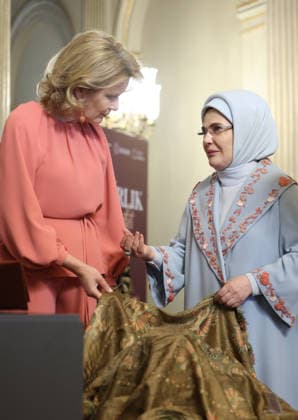 Turkish First Lady hosts Belgian Queen at Dolmabahce Palace ISTANBUL, TURKIYE - MAY 10: (----EDITORIAL USE ONLY - MANDATORY CREDIT - TURKISH PRESIDENCY MUSTAFA KAMACI HANDOUT - NO MARKETING NO ADVERTISING CAMPAIGNS - DISTRIBUTED AS A SERVICE TO CLIENTS----) Turkish First Lady Emine Erdogan (R) welcomes Queen Queen Mathilde (L) at Dolmabahce Palace in Istanbul, Turkiye, on May 10, 2026. Tur Presidency Mustafa Kamaci Handout Anadolu Istanbul Turkey. Editorial use only. Please get in touch for any other usage.  Copyright: x2026xAnadoluxTurxPresidencyx xMustafaxKamacix xHandoutx