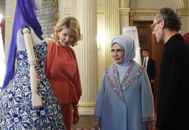 Turkish First Lady hosts Belgian Queen at Dolmabahce Palace ISTANBUL, TURKIYE - MAY 10: (----EDITORIAL USE ONLY - MANDATORY CREDIT - TURKISH PRESIDENCY MUSTAFA KAMACI HANDOUT - NO MARKETING NO ADVERTISING CAMPAIGNS - DISTRIBUTED AS A SERVICE TO CLIENTS----) Turkish First Lady Emine Erdogan (C) welcomes Queen Queen Mathilde (L) at Dolmabahce Palace in Istanbul, Turkiye, on May 10, 2026. Tur Presidency Mustafa Kamaci Handout Anadolu Istanbul Turkey. Editorial use only. Please get in touch for any other usage.  Copyright: x2026xAnadoluxTurxPresidencyx xMustafaxKamacix xHandoutx