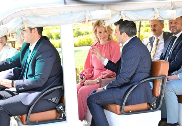 Belgian Queen Mathilde in Istanbul ISTANBUL, TURKIYE - MAY 10: Belgian Queen Mathilde is accompanied by Baykar Board Chairman, Selcuk Bayraktar at the Ozdemir Bayraktar National Technology Center as part of an Economic Mission in Istanbul, Turkiye, on May 10, 2026. Elif Ozturk Anadolu Istanbul Turkey. Editorial use only. Please get in touch for any other usage.  Copyright: x2026xAnadoluxElifxOzturkx