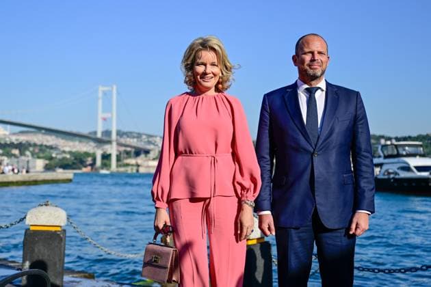 Belgian Queen Mathilde in Istanbul ISTANBUL, TURKIYE - MAY 10: Belgian Queen Mathilde (L) poses for photos with Belgian Minister of Defence Theo Francken (R) at the Ortakoy Square as she visits the city as part of an Economic Mission in Istanbul, Turkiye, on May 10, 2026. Cem Tekkesinoglu Anadolu Istanbul Turkey. Editorial use only. Please get in touch for any other usage.  Copyright: x2026xAnadoluxCemxTekkesinoglux