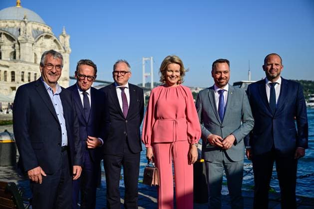 Belgian Queen Mathilde in Istanbul ISTANBUL, TURKIYE - MAY 10: Belgian Queen Mathilde (3rd R) poses for photos with Belgian Minister of Defence Theo Francken (R) and members of the accompanying delegation at the Ortakoy Square as she visits the city as part of an Economic Mission in Istanbul, Turkiye, on May 10, 2026. Cem Tekkesinoglu Anadolu Istanbul Turkey. Editorial use only. Please get in touch for any other usage.  Copyright: x2026xAnadoluxCemxTekkesinoglux