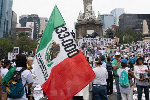 May 10, 2026, Mexico City, Mexico: On Mothers Day, collectives of searching mothers and relatives of missing persons took part in the XIV National Dignity March: Mothers Searching for their Sons, Daughters, Truth and Justice, in Mexico City. The march moved from the Monument to the Mother to the Angel of Independence, where participants demanded answers for missing persons while also protesting against the staging of the 2026 FIFA World Cup amid the countrys disappearance crisis. Mexico City Mexico - ZUMAl178 20260510_znp_l178_059 Copyright: xCristianxLeyvax