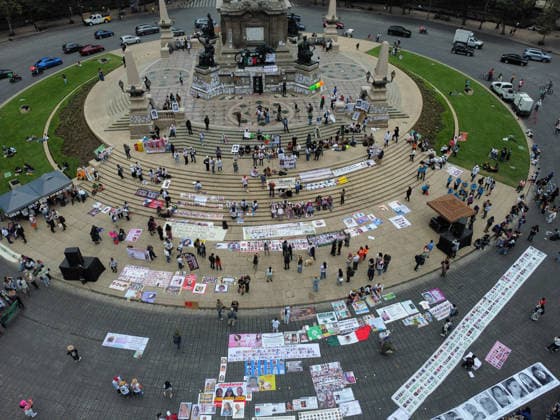 14th National March for Dignity on Mother s Day Aerial view of the Angel of Independence where portraits of missing persons can be seen during a demonstration for the 14th National March for Dignity: Mothers Searching demanding Justice on the occasion of Mother s Day. on May 10, 2026 in Mexico City, Mexico. (Photo by Carlos Santiago Eyepix Group) Copyright: xCarlosxSantiago xEyepixxGroupx CS_10052026_183567