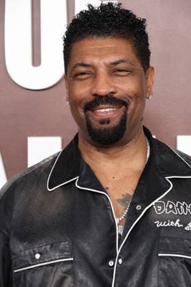 Los Angeles CA May 10: Deon Cole at The Roast Of Kevin Hart Red Carpet At Netflix Is A Joke Fest held at The Kia Forum in Los Angeles, CA. on May 10, 2026 Credit: AdMedia Los Angeles USA  - ZUMAa123 20260510_zaa_a123_123 Copyright: xADx