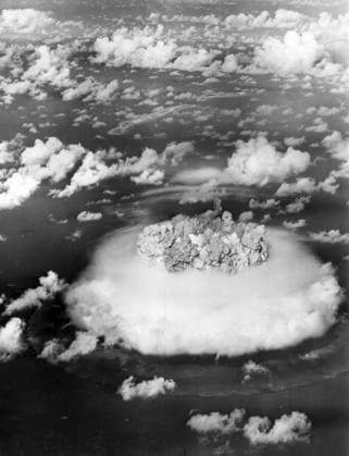 RECORD DATE NOT STATED Photograph of a mushroom cloud during Operation Crossroads Photograph of a mushroom cloud during Operation Crossroads nuclear weapons test on Bikini Atoll. Dated 1946 Editorial use only. All other uses to be cleared with the copyright owner (World History Archive), in advance., WHA_059_0893.jpg, mushroom cloud; Operation Crossroads; nuclear weapons test; Bikini Atoll; 1946; atomic bomb; explosion; atomic testing; historical; warfare; military; nuclear testing; World War II; Pacific Ocean; United States; Marshall Islands; atomic energy; nuclear explosion; atomic mushroom cloud; historical photograph; nuclear history; atomic warfare; nuclear bomb; atomic testing site; nuclear detonation; atomic mushroom cloud; nuclear w Copyright: xWorldxHistoryxArchive ARPLx