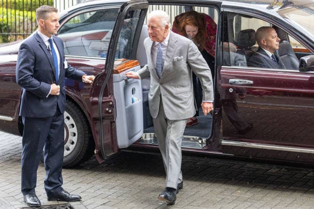 May 11, 2026, London, England, United Kingdom: King CHARLES III arrives at GuyÃ¢â‚¬â ¢s NHS Cancer Centre ahead of a visit. London United Kingdom  - ZUMAs262 20260511_zip_s262_004 Copyright: xTayfunxSalcix