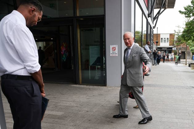 May 11, 2026, London, London, UK: London, UK. King Charles III arrives at Guy s Hospital in central London to mark its 300th anniversary and visit the hospitalÃ¢â‚¬â ¢s cancer centre. During the visit, the King will hear from doctors and researchers about their work using AI and robotics to treat patients and will be shown a demonstration of a robot-assisted surgical system. In the Chemotherapy Village, the King will meet patients receiving cancer treatment under the care of the hospital and will unveil a plaque to commemorate the visit and mark the hospitalÃ¢â‚¬â ¢s 300th anniversary. London UK  - ZUMAl94_ 20260511_zaf_l94_007 Copyright: xDinendraxHariax