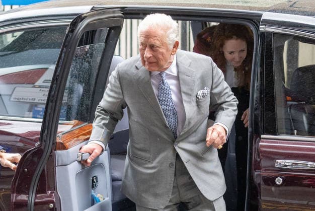 May 11, 2026, London, England, United Kingdom: King CHARLES III arrives at GuyÃ¢â‚¬â ¢s NHS Cancer Centre ahead of a visit. London United Kingdom - ZUMAs262 20260511_zip_s262_011 Copyright: xTayfunxSalcix