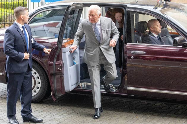 May 11, 2026, London, England, United Kingdom: King CHARLES III arrives at GuyÃ¢â‚¬â ¢s NHS Cancer Centre ahead of a visit. London United Kingdom  - ZUMAs262 20260511_zip_s262_013 Copyright: xTayfunxSalcix