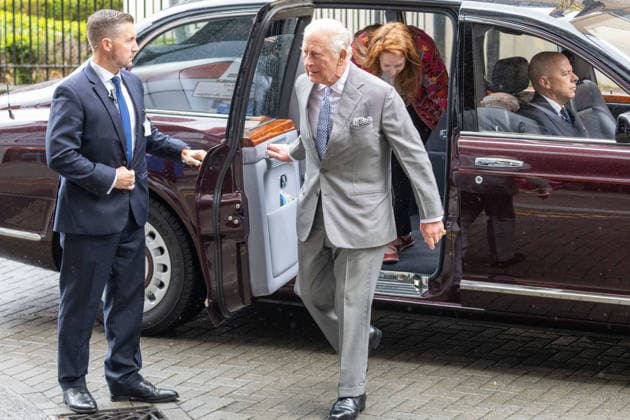 May 11, 2026, London, England, United Kingdom: King CHARLES III arrives at GuyÃ¢â‚¬â ¢s NHS Cancer Centre ahead of a visit. London United Kingdom - ZUMAs262 20260511_zip_s262_015 Copyright: xTayfunxSalcix