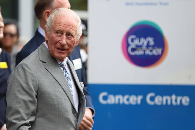 May 11, 2026, London, England, United Kingdom: Britain s King CHARLES III visits the Cancer Centre at Guy s Hospital during celebrations marking the hospital s 300th anniversary. London United Kingdom - ZUMAa279 20260511_zsp_a279_016 Copyright: xZeynepxDemirxAslimx